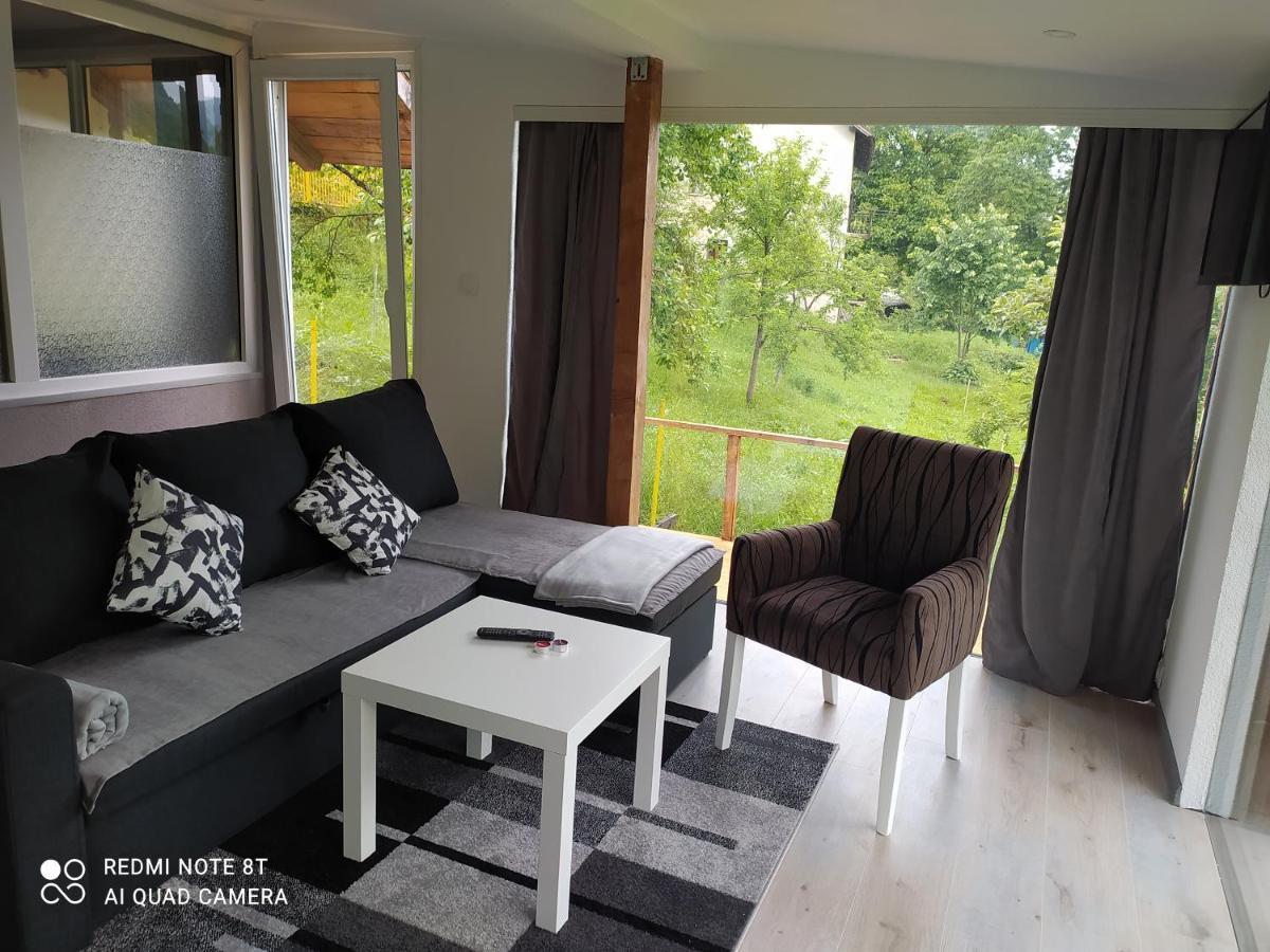 Lenilenii Bungalows Jajce Bagian luar foto