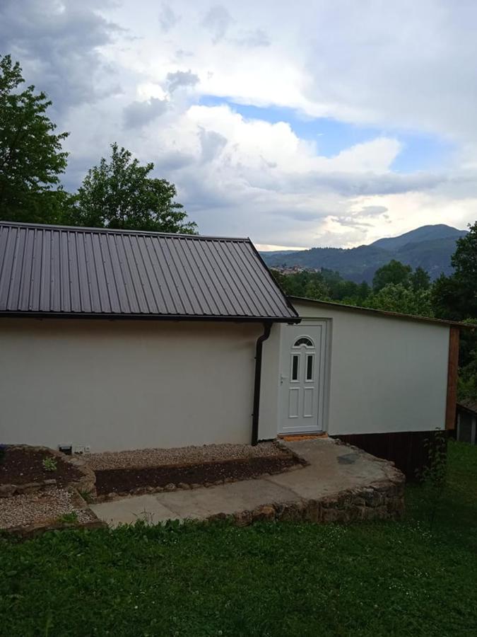 Lenilenii Bungalows Jajce Bagian luar foto
